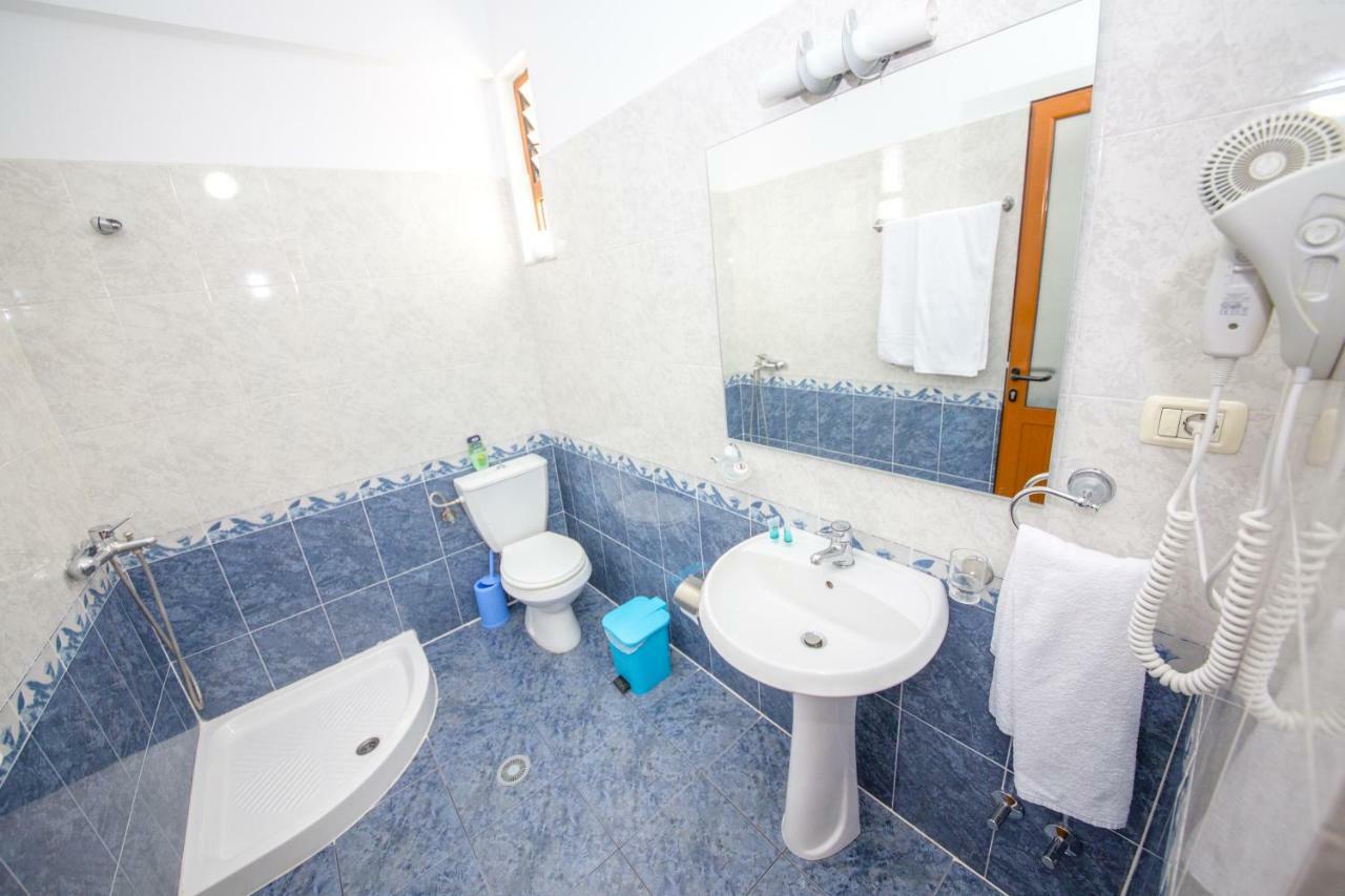 Hotel Alina Sarande Phòng bức ảnh