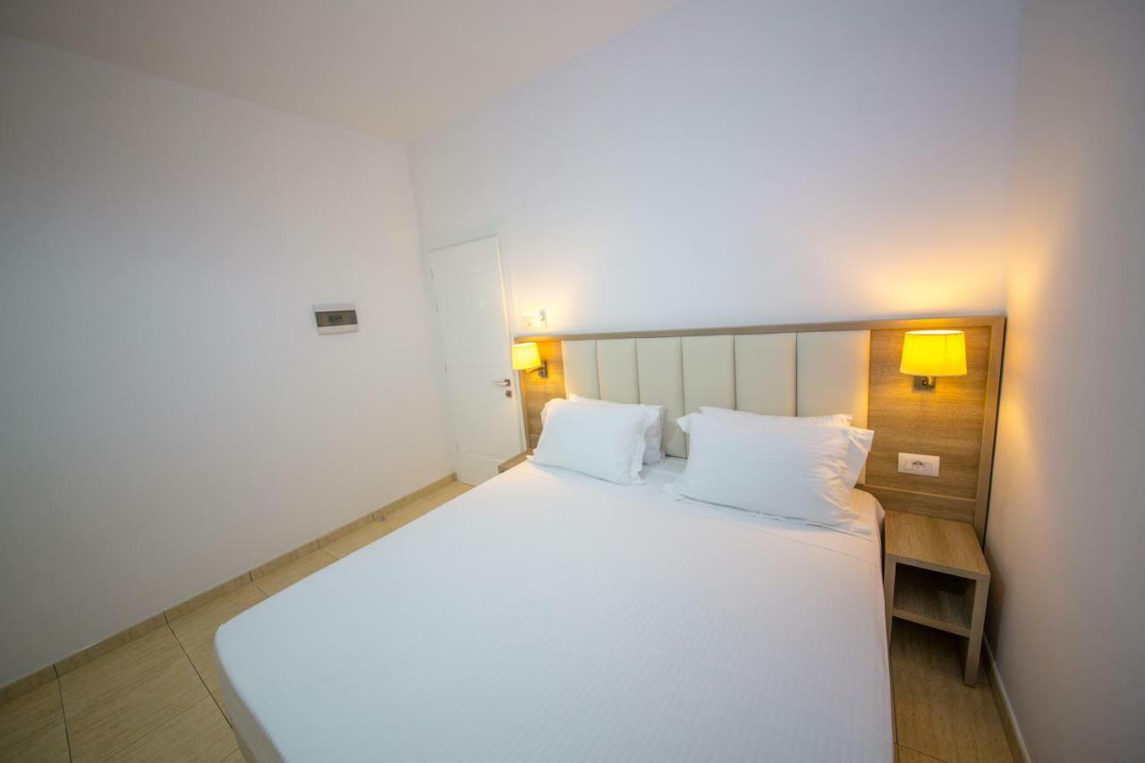 Hotel Alina Sarande Ngoại thất bức ảnh